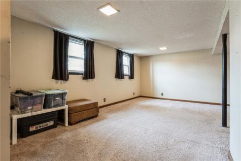 3709 Spruce Wood Drive NE Cedar Rapids IA 52402