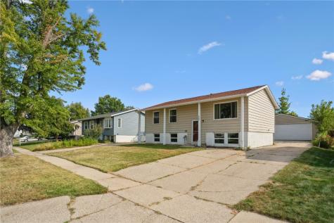3709 Spruce Wood Drive NE Cedar Rapids IA 52402