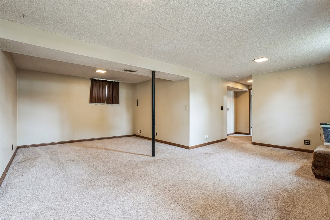 3709 Spruce Wood Drive NE Cedar Rapids IA 52402