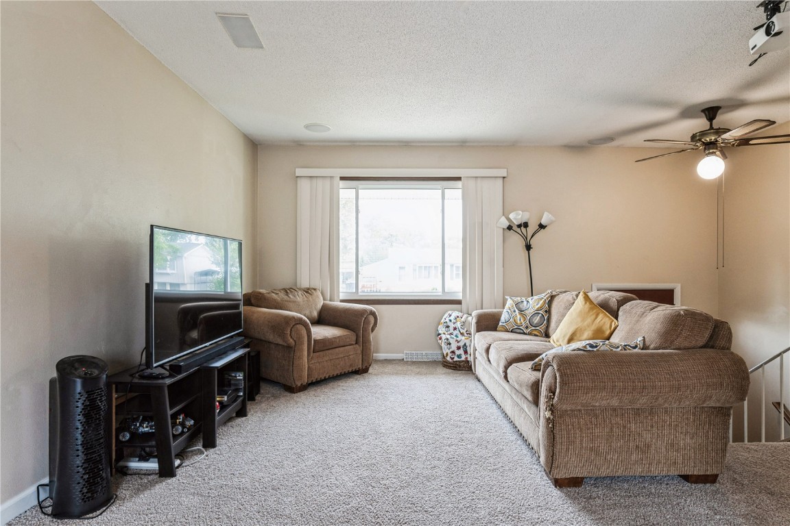 3709 Spruce Wood Drive NE Cedar Rapids IA 52402