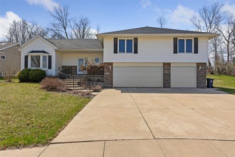 4711 Savannah Court SE Cedar Rapids IA 52403