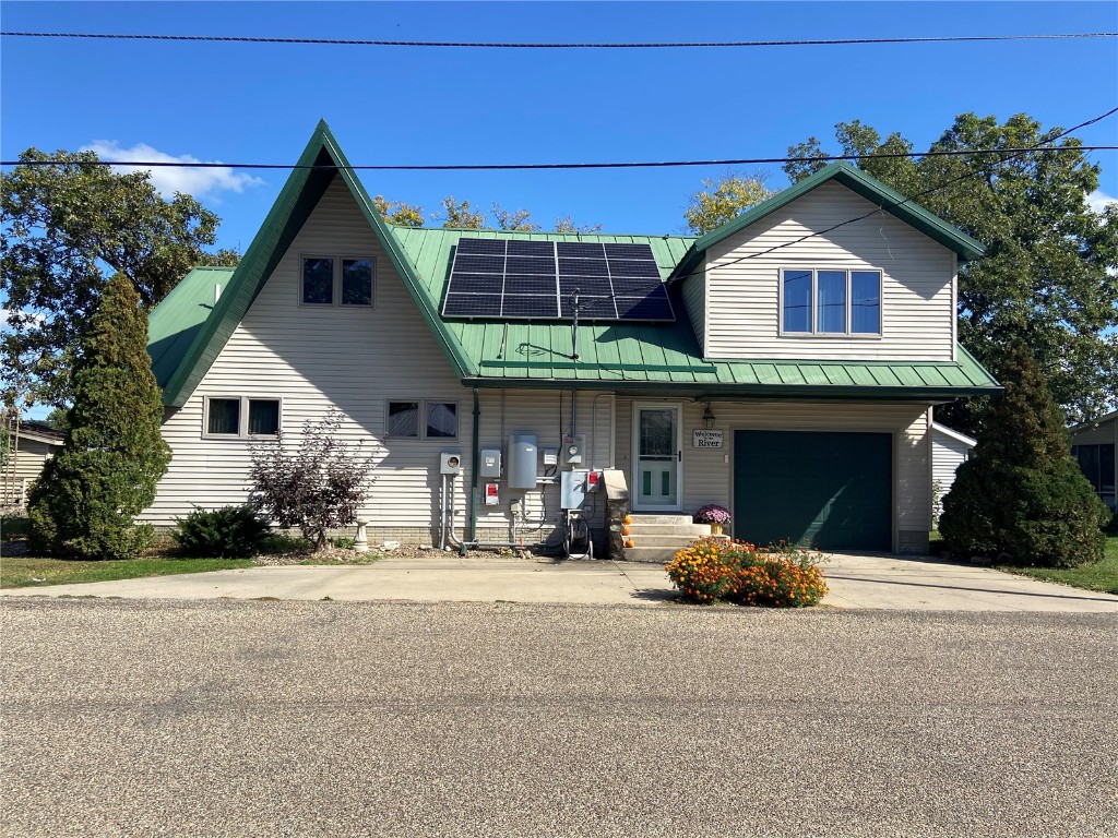 390 River View Road Guttenberg IA 52052