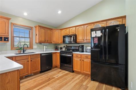 1480 Cedar Bend Drive Palo IA 52324