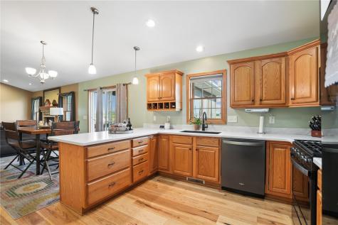 1480 Cedar Bend Drive Palo IA 52324