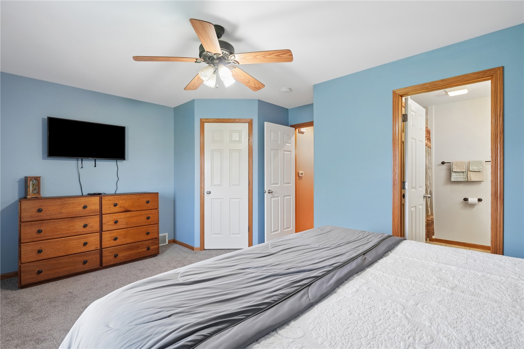 1480 Cedar Bend Drive Palo IA 52324