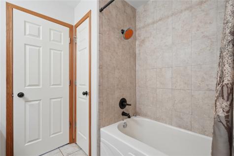 1480 Cedar Bend Drive Palo IA 52324