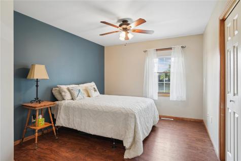 1480 Cedar Bend Drive Palo IA 52324