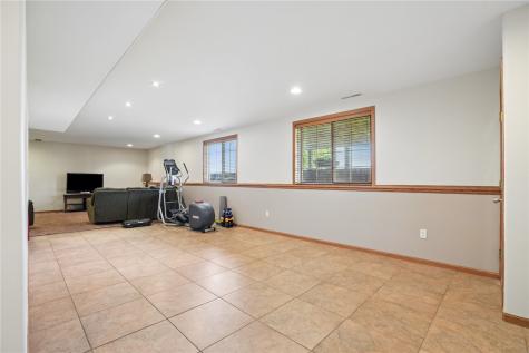 1480 Cedar Bend Drive Palo IA 52324