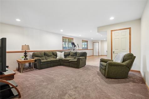 1480 Cedar Bend Drive Palo IA 52324
