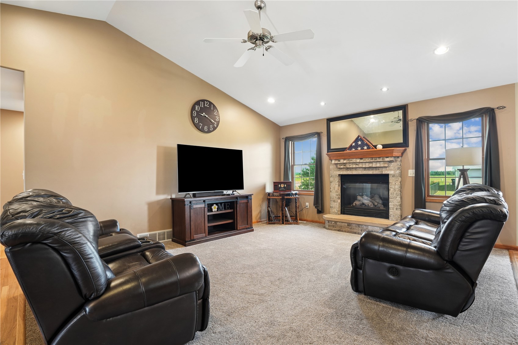 1480 Cedar Bend Drive Palo IA 52324