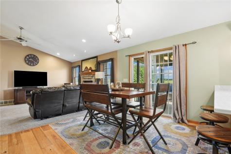 1480 Cedar Bend Drive Palo IA 52324