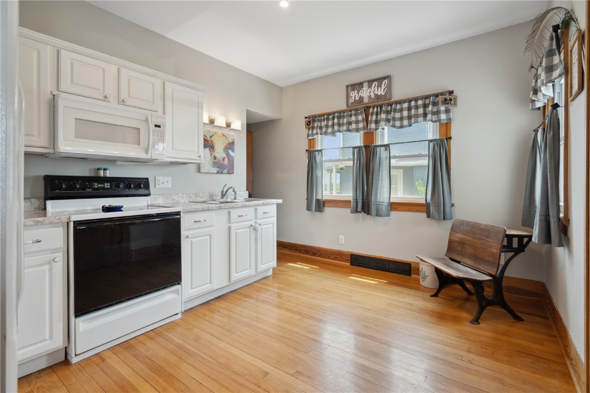 95 3rd Avenue Keystone IA 52249