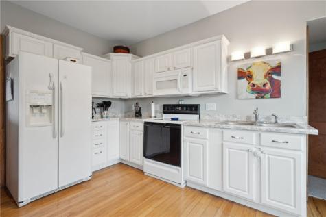 95 3rd Avenue Keystone IA 52249