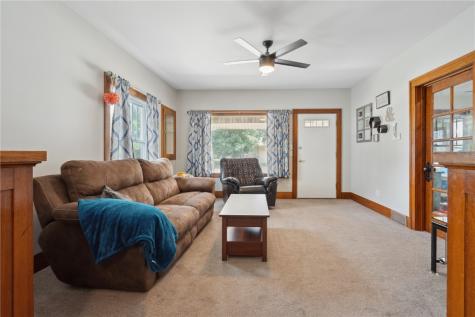 95 3rd Avenue Keystone IA 52249