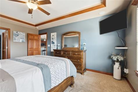 5701 Mayfair Street SW Cedar Rapids IA 52404