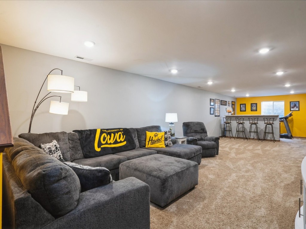 5701 Mayfair Street SW Cedar Rapids IA 52404