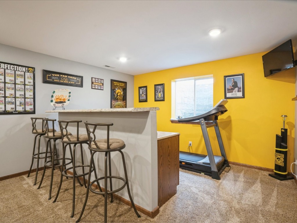 5701 Mayfair Street SW Cedar Rapids IA 52404