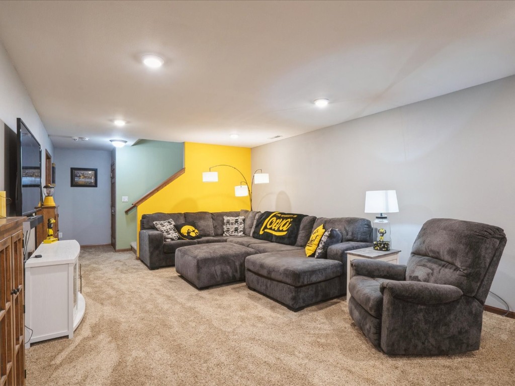 5701 Mayfair Street SW Cedar Rapids IA 52404