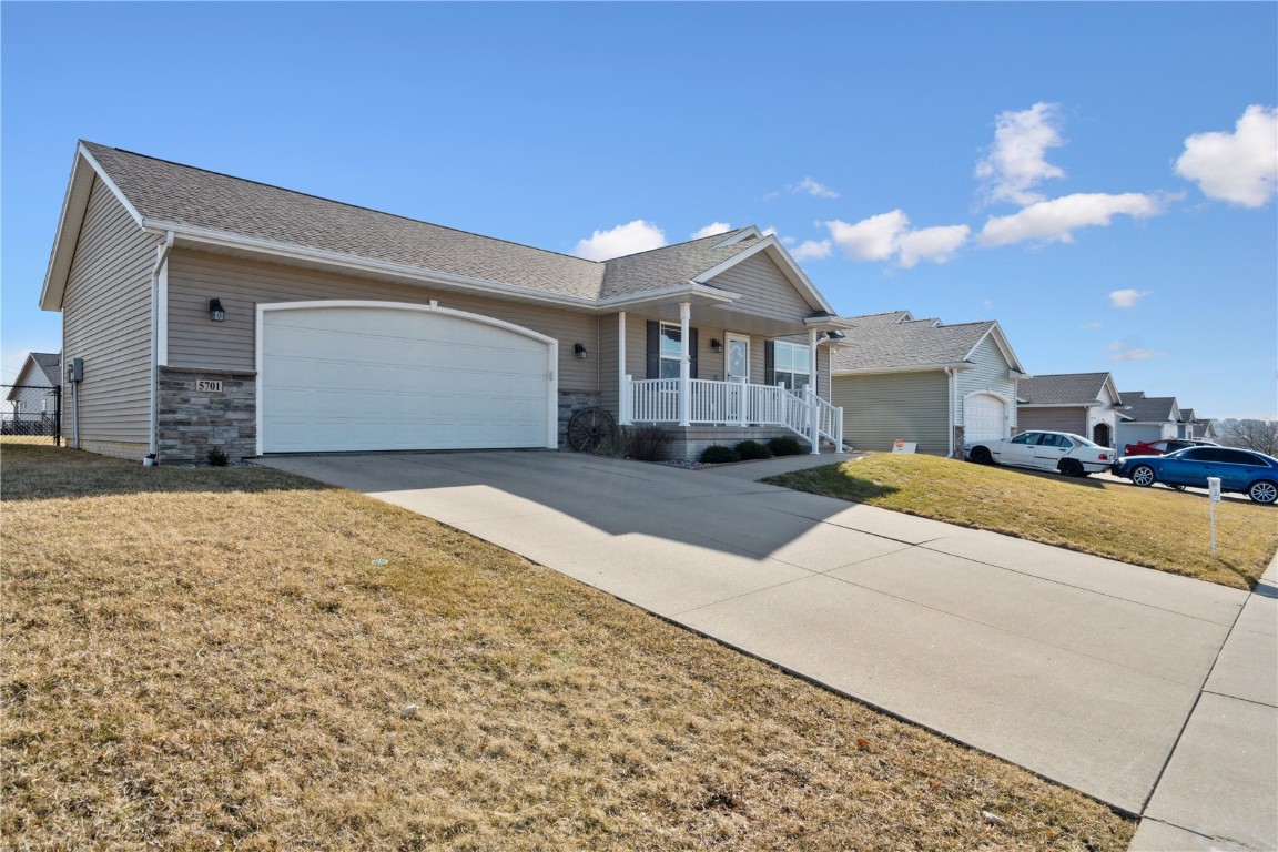 5701 Mayfair Street SW Cedar Rapids IA 52404