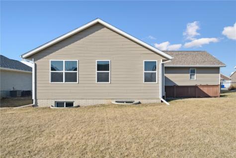 5701 Mayfair Street SW Cedar Rapids IA 52404