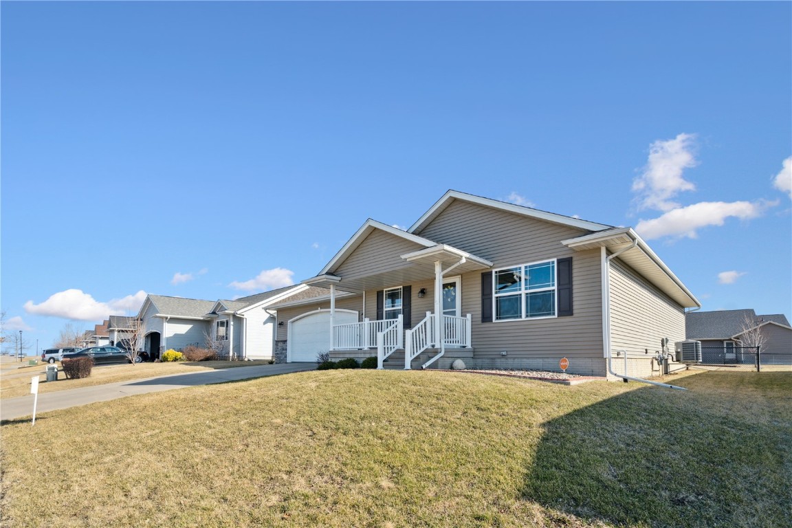 5701 Mayfair Street SW Cedar Rapids IA 52404
