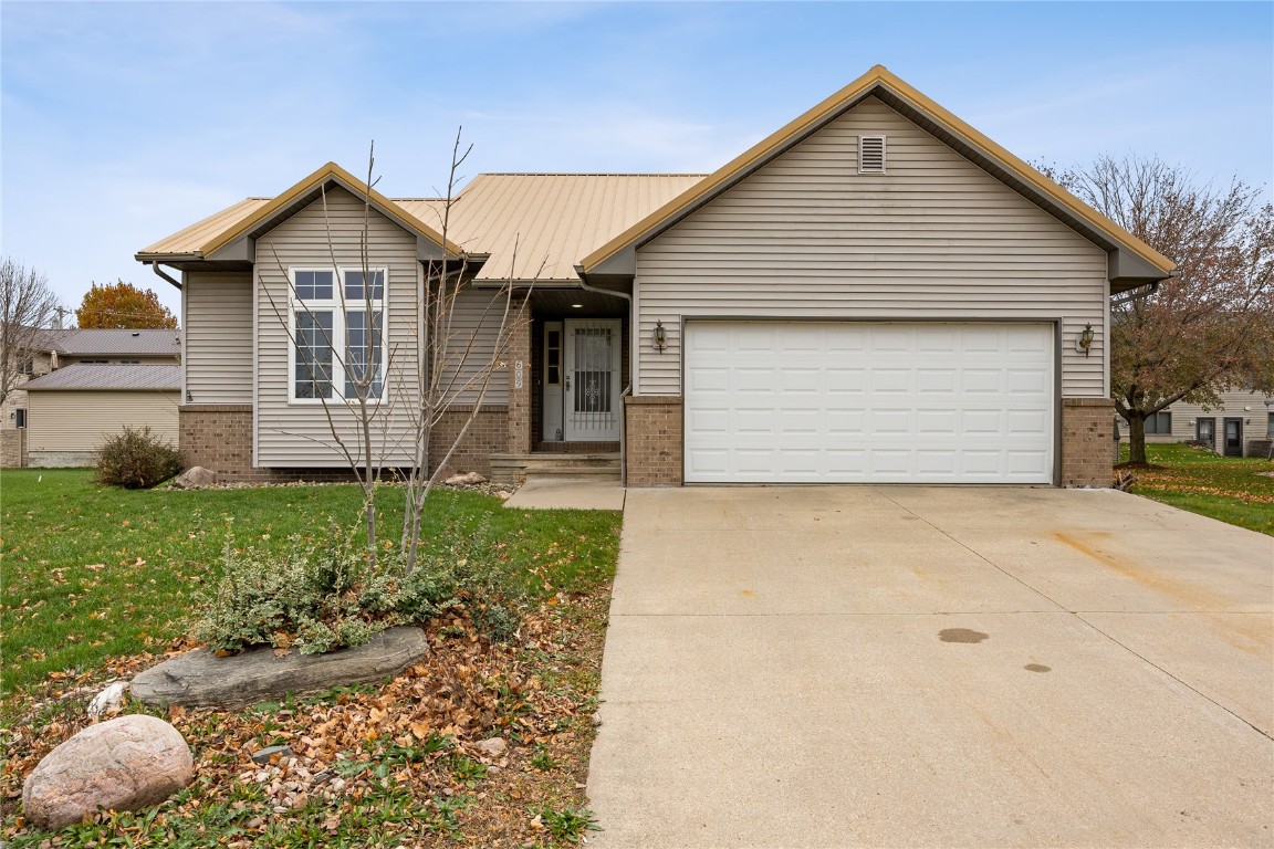 609 Mill Avenue Springville IA 52336