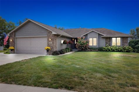 2701 Lancelot Lane NW Cedar Rapids IA 52405