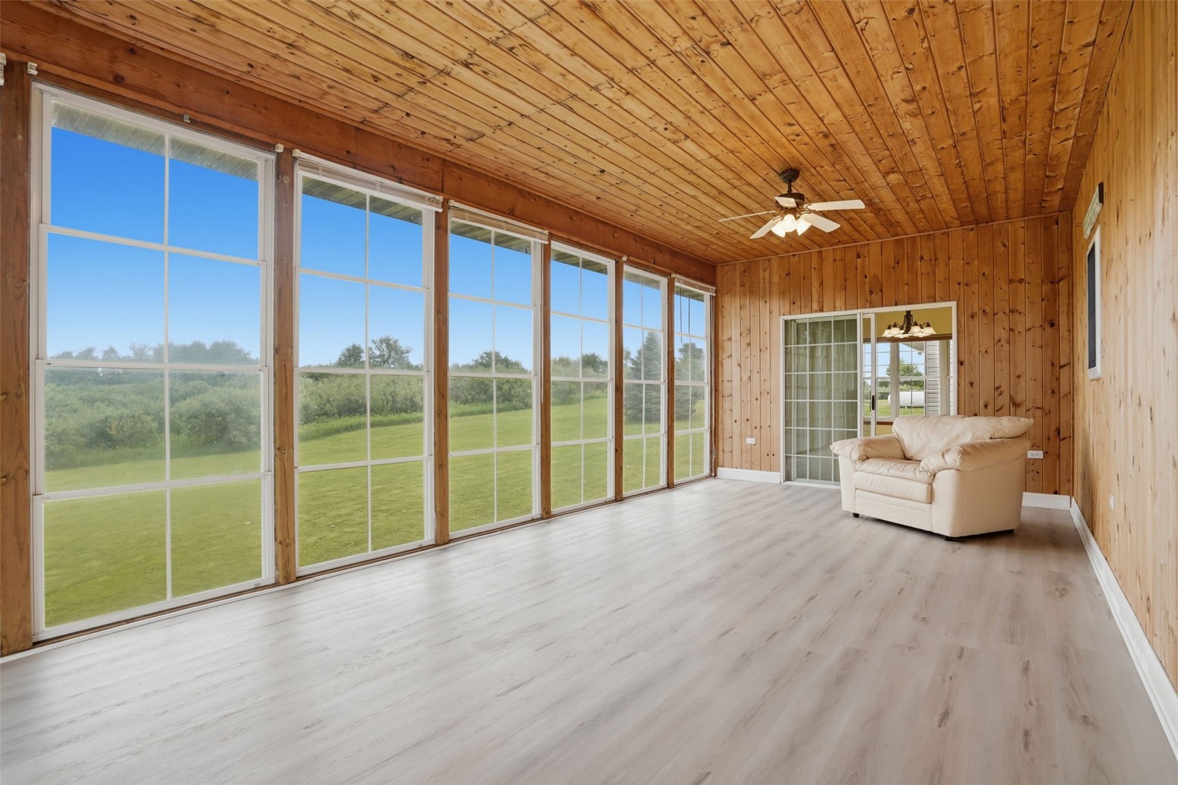 3451 Pleasant Creek Road Palo IA 52324