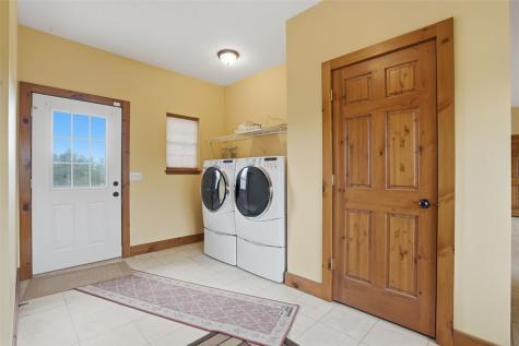 3451 Pleasant Creek Road Palo IA 52324