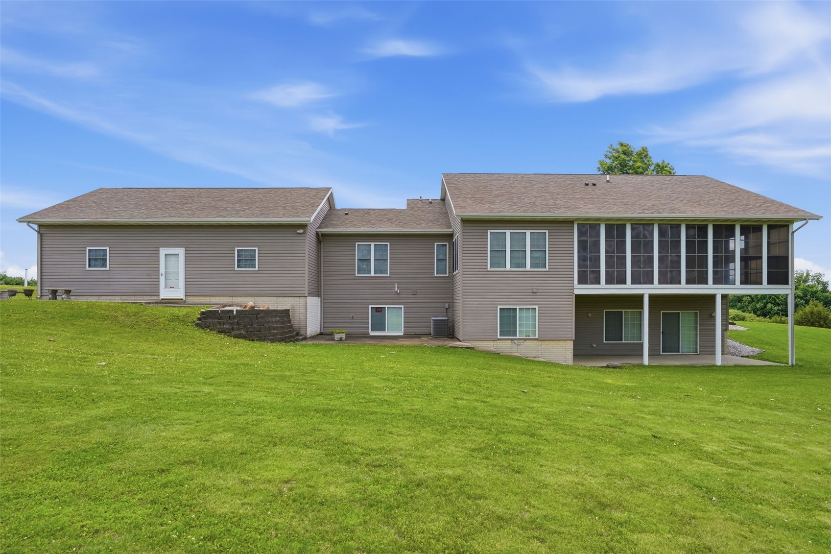3451 Pleasant Creek Road Palo IA 52324