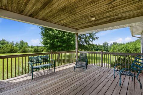 3451 Pleasant Creek Road Palo IA 52324