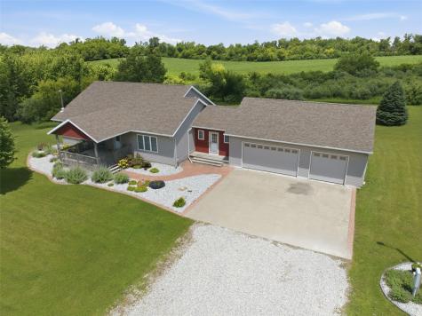 3451 Pleasant Creek Road Palo IA 52324