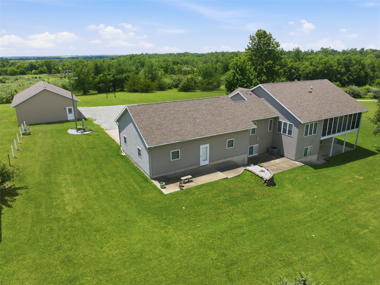 3451 Pleasant Creek Road Palo IA 52324