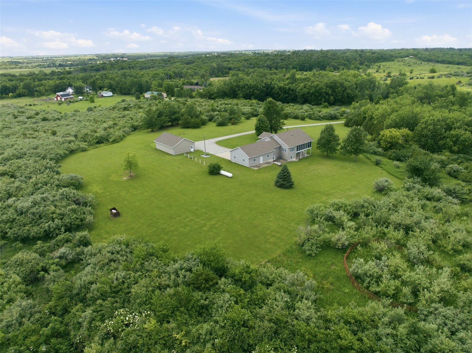 3451 Pleasant Creek Road Palo IA 52324