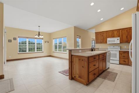 3451 Pleasant Creek Road Palo IA 52324