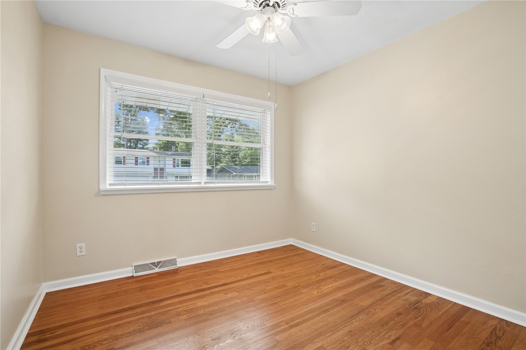 3618 Lynbrook Drive NE Cedar Rapids IA 52402