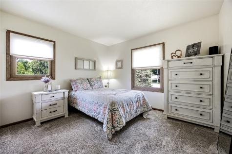 395 Brentwood Drive NE Cedar Rapids IA 52402