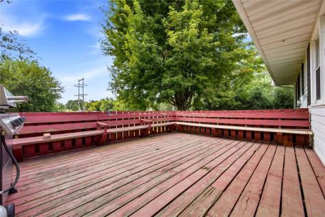 395 Brentwood Drive NE Cedar Rapids IA 52402