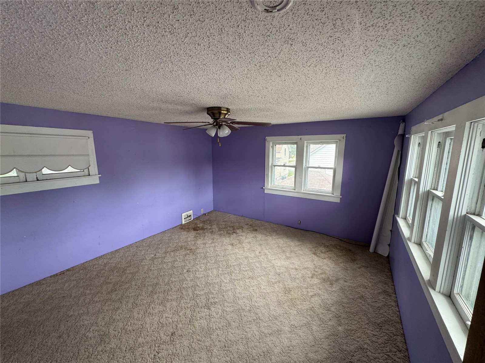 164 East Liberty Street Manchester IA 52057