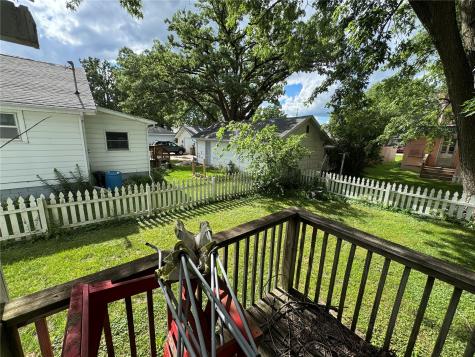 164 East Liberty Street Manchester IA 52057