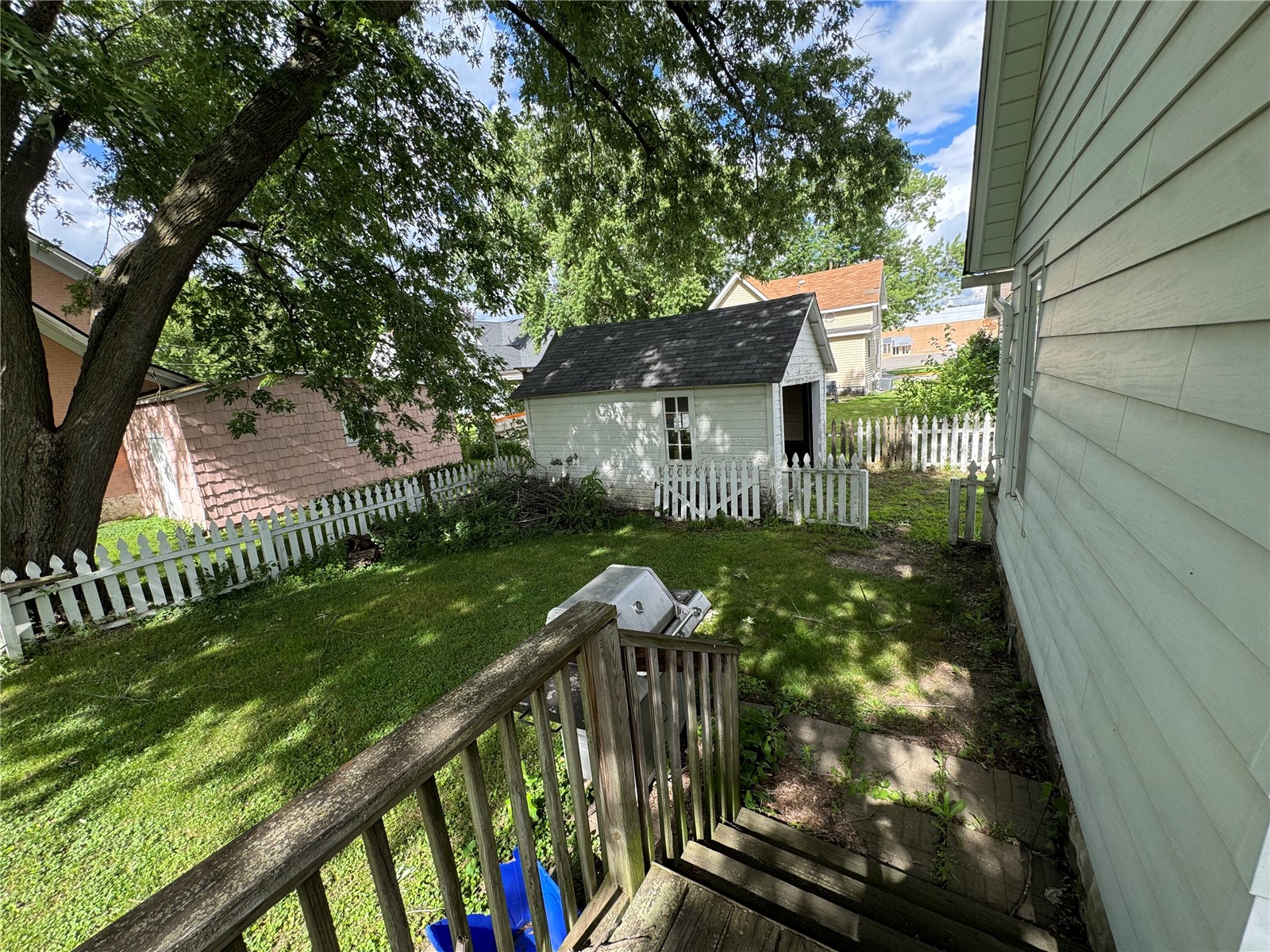 164 East Liberty Street Manchester IA 52057