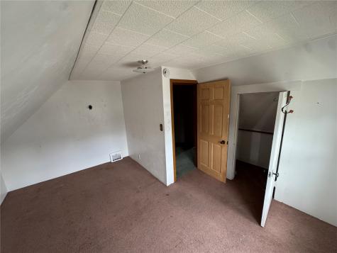 164 East Liberty Street Manchester IA 52057