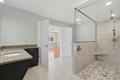5841 Michael Drive NE Cedar Rapids IA 52411