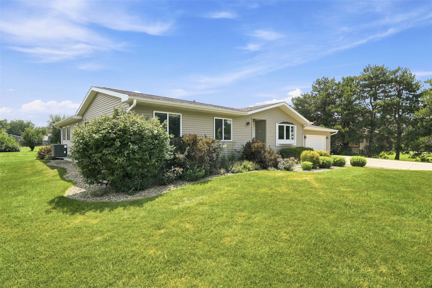 5841 Michael Drive NE Cedar Rapids IA 52411