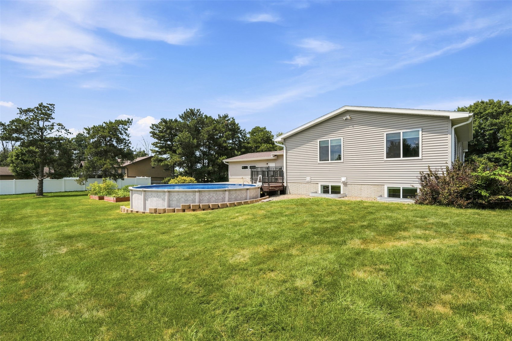 5841 Michael Drive NE Cedar Rapids IA 52411