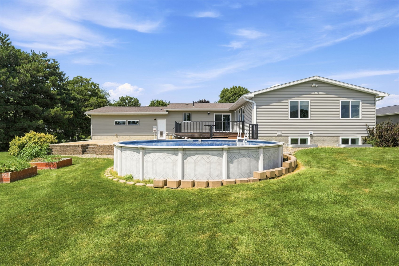5841 Michael Drive NE Cedar Rapids IA 52411