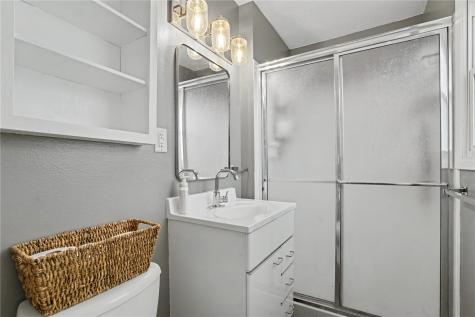 254 NE Brentwood Circle Cedar Rapids IA 52402
