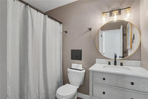 254 NE Brentwood Circle Cedar Rapids IA 52402