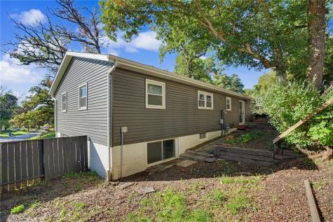 254 NE Brentwood Circle Cedar Rapids IA 52402