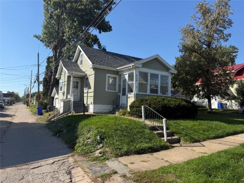 318 Highland Drive NW Cedar Rapids IA 52405